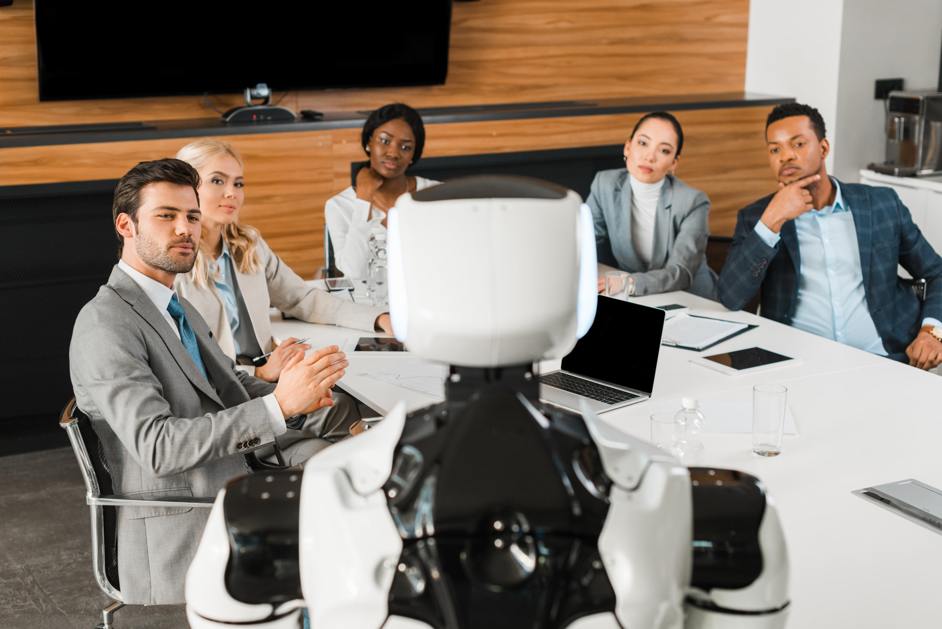 The Power of Internet Communities on AI